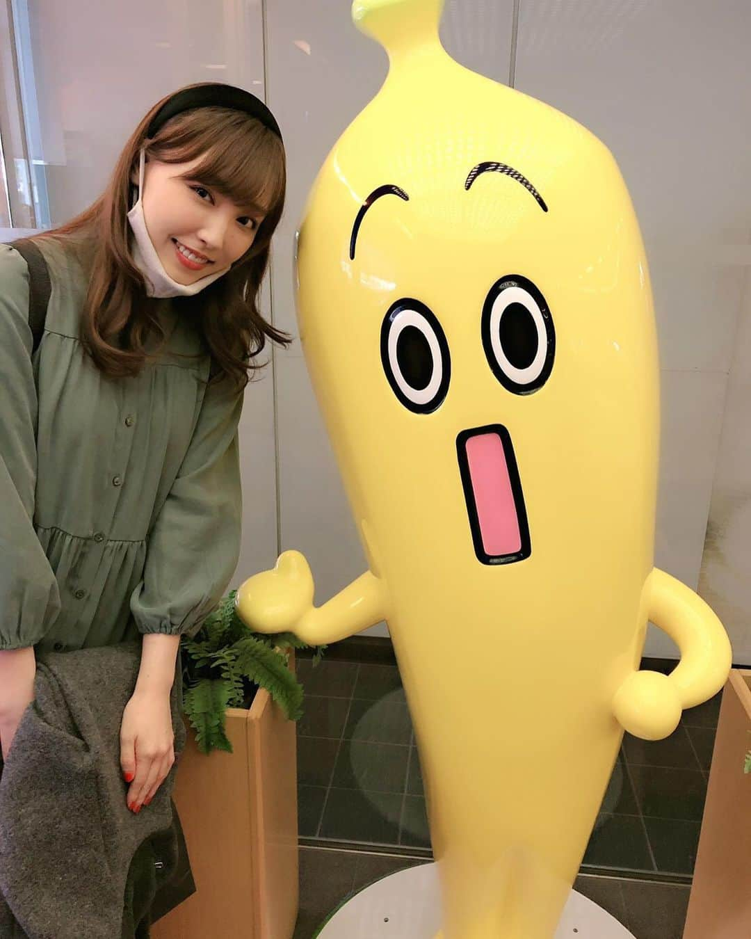 譜久村聖さんのインスタグラム写真 - (譜久村聖Instagram)「そろそろナナナとお友達になれたかな〜🍌   #会う度記念写真  #ナナナ  #テレビ東京  #メロディックス  #収録してきました  📀12月16日発売  69thシングル📀 ｢純情エビデンス／ギューされたいだけなのに｣   #morningmuseumsume。20  #モーニング娘。20  #譜久村聖」11月10日 22時12分 - mizuki_fukumura.official