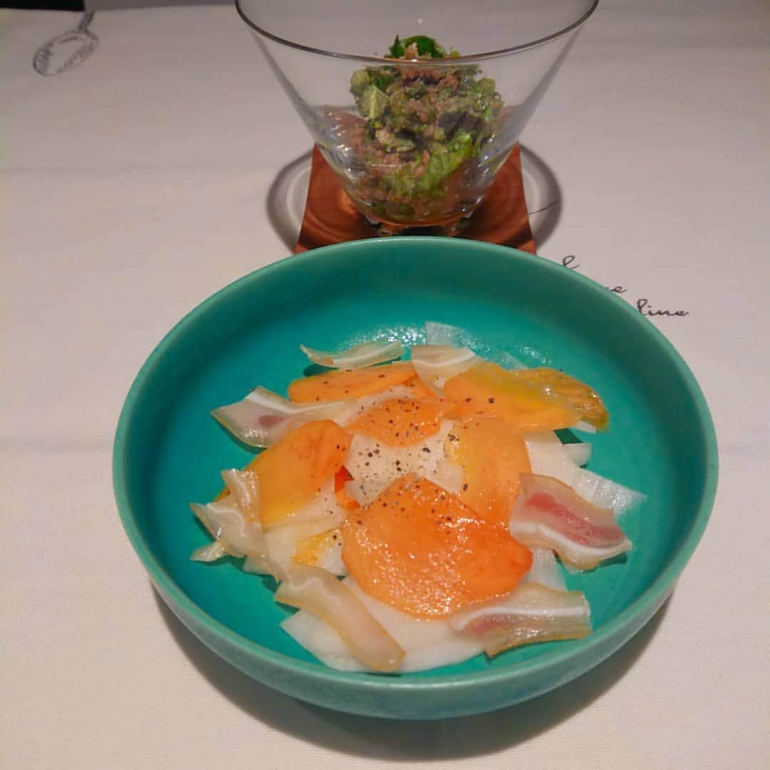 富永美樹さんのインスタグラム写真 - (富永美樹Instagram)「#初チャレンジ #ジビエ #地産地消 #山梨 #猪 #お裾分け #猟友会 #命をいただく #ありがとうございます   #圧力鍋 で#赤ワイン味噌煮込み にしてみました #トロトロ #美味しかった 😆  #聖護院大根 #甘酢漬け  #柿と大根とミミガーのサラダ  #大根葉 は#醤油麹 とすりごまで和え物に #ご近所食材  ありがたく#お料理 させていただきました  #おうちごはん #今日のごはん #夕飯  #明日も頑張ろう っと😁」11月10日 22時25分 - miki.tominaga.official