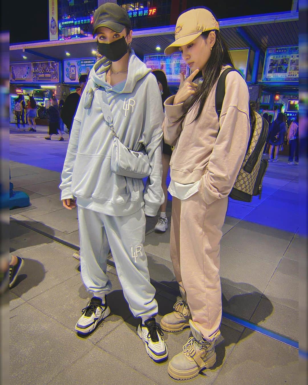 孫尤安（YoannaS）のインスタグラム：「不小心與 @holysweet 穿得像一組KIKILALA走在路上」