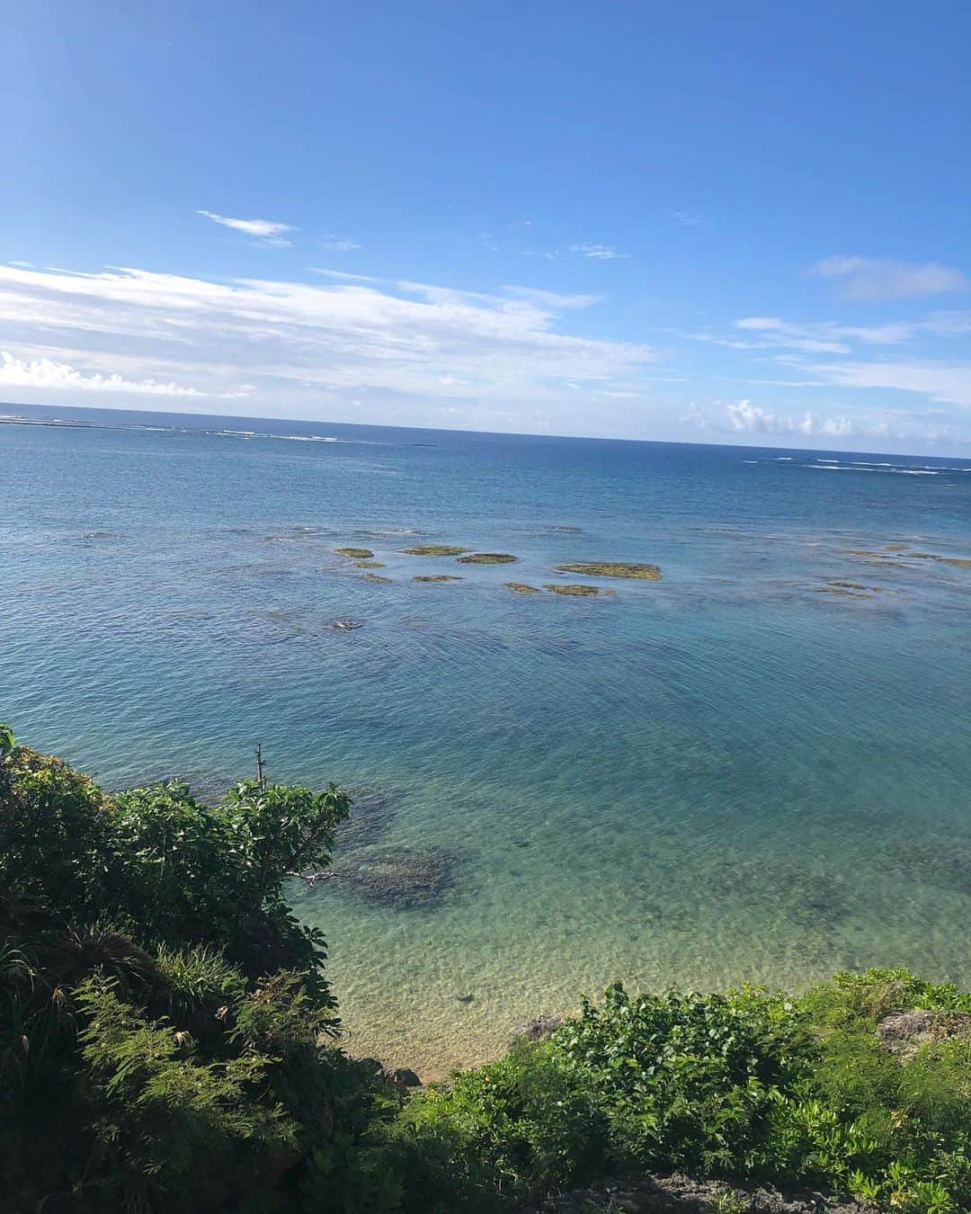 加藤るみさんのインスタグラム写真 - (加藤るみInstagram)「🐚 少しずつ結婚式のことについて書いていきますね。 場所は、百名伽藍さんで。 前に旦那と泊まりに来た時、ふたりともとっても気に入って♡ ここで結婚式したいね☺️と、即決しました。笑 景色、お部屋、お料理、おもてなし、何もかもが素敵なお宿✨ 家族にも来てもらいたいねーと話していて、 予想通りみんなが喜んでくれて本当によかったです🌺 ． @hyakunagaran.resort  @garanwedding」11月10日 22時33分 - rumicinema