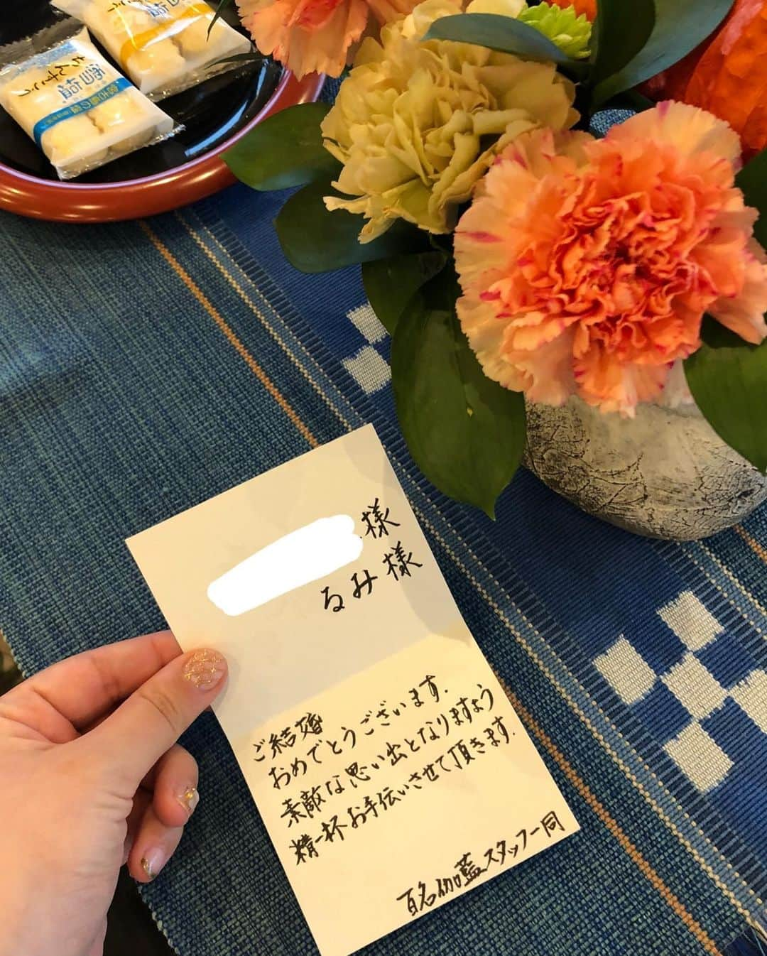 加藤るみさんのインスタグラム写真 - (加藤るみInstagram)「🐚 少しずつ結婚式のことについて書いていきますね。 場所は、百名伽藍さんで。 前に旦那と泊まりに来た時、ふたりともとっても気に入って♡ ここで結婚式したいね☺️と、即決しました。笑 景色、お部屋、お料理、おもてなし、何もかもが素敵なお宿✨ 家族にも来てもらいたいねーと話していて、 予想通りみんなが喜んでくれて本当によかったです🌺 ． @hyakunagaran.resort  @garanwedding」11月10日 22時33分 - rumicinema