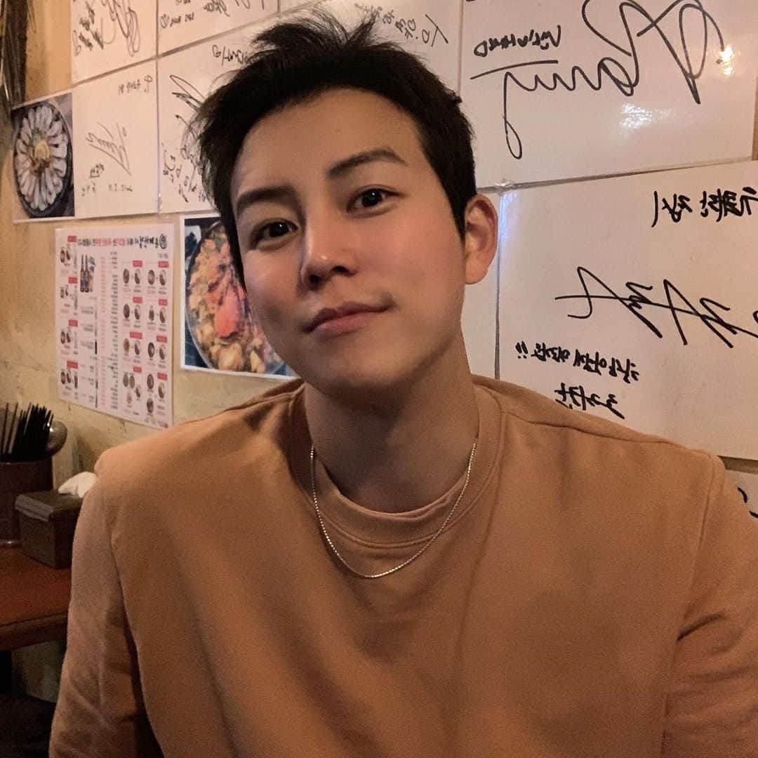 シン・ジフンのインスタグラム：「coming soon 🧢」