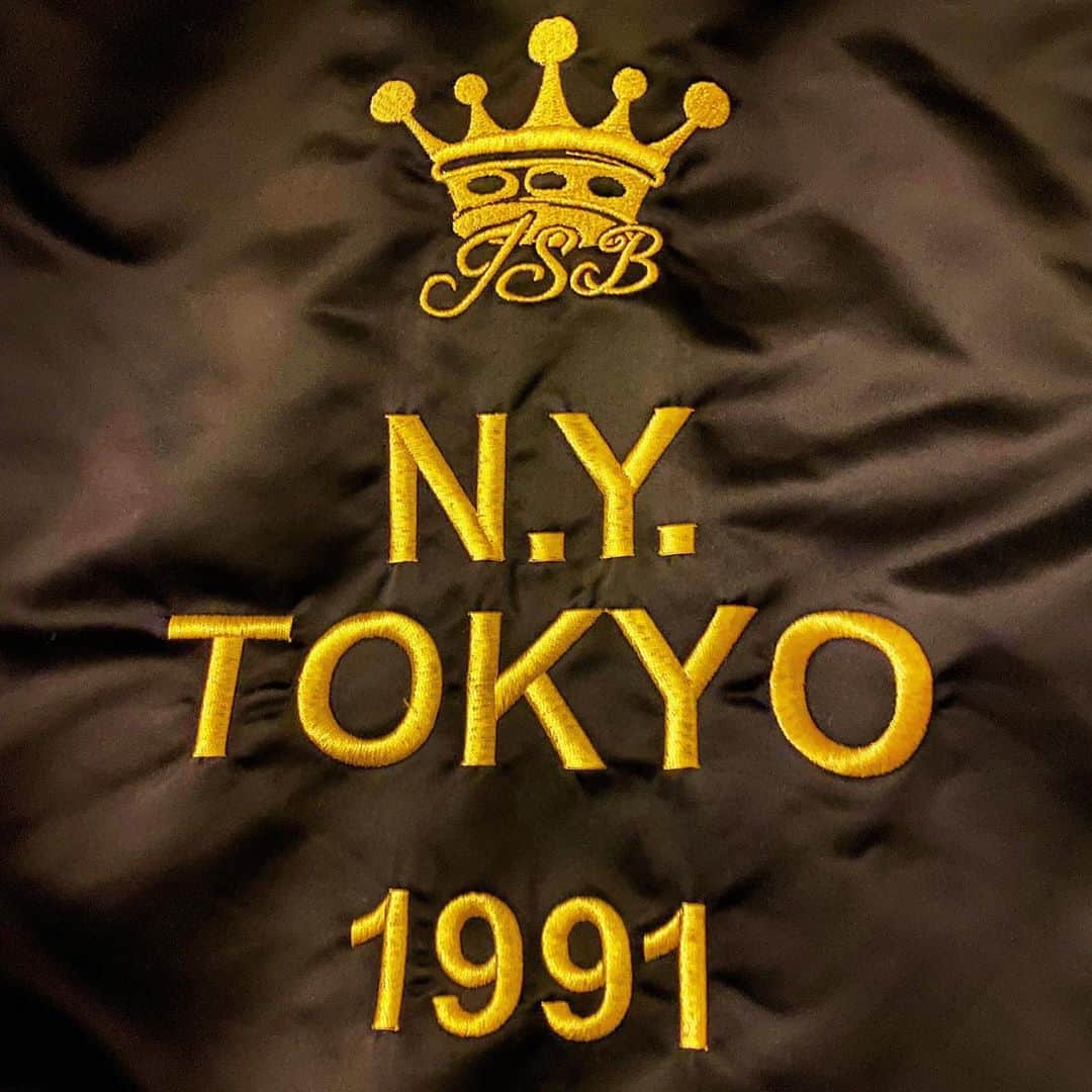 DJ DARUMAのインスタグラム：「めッちゃくちゃイイLIVEだった 改めて10周年おめでとう㊗️ #3JSB JSBとしては自分も歴史の一部だと思うと誇らしいです✊🏻」