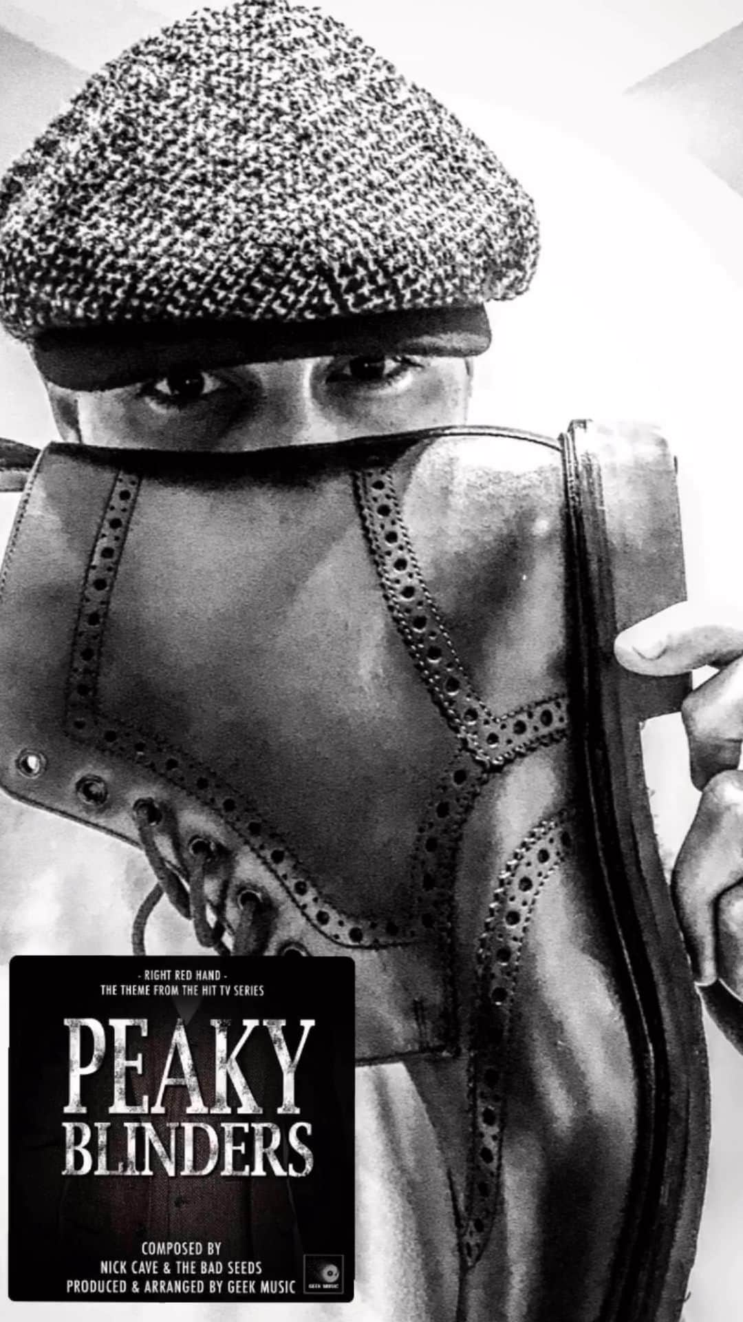 ヨアン・ベナルアンのインスタグラム：「Be a true Peaky blinders with @herringshoes 👞」