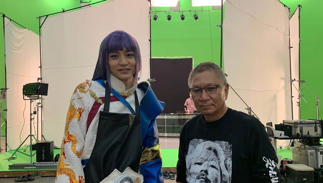 鈴木志遠さんのインスタグラム写真 - (鈴木志遠Instagram)「バンダイの料理アクションバトルゲーム『タベオウジャ』（NintendoSwitchソフト）の三池崇史監督によるWEBショートムービーに出させていただいています！11月28日発売です！﻿ ﻿ 三池監督とお仕事ができた夢のようなひとときでした。﻿ あとコスプレは好きじゃないです。ただ、この髪型はとても気に入っております。」11月10日 22時55分 - shion10531