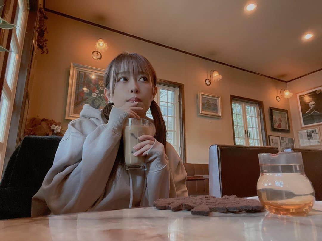 歩乃華（ほのらん）のインスタグラム：「我慢して無糖☕️」