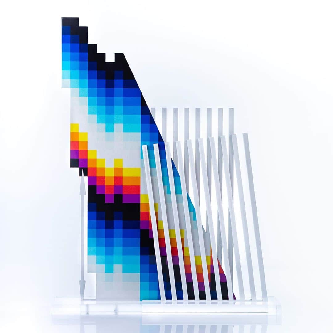 HYPEBEASTさんのインスタグラム写真 - (HYPEBEASTInstagram)「@hypebeastart: @felipepantone has returned with a new limited edition 'OPD3S' sculpture under his signature Optichromie series of modular artworks. Measuring 40 by 25 centimeters, the colorful piece was inspired by an airplane vertical fin and has been made using UV paint, aluminum, and PMMA. Limited to just 50 pieces, each one comes signed and numbered by Pantone and will be available on the artist’s Configurable Art website on November 13.⁠⠀ Photo: Felipe Pantone」11月10日 23時06分 - hypebeast