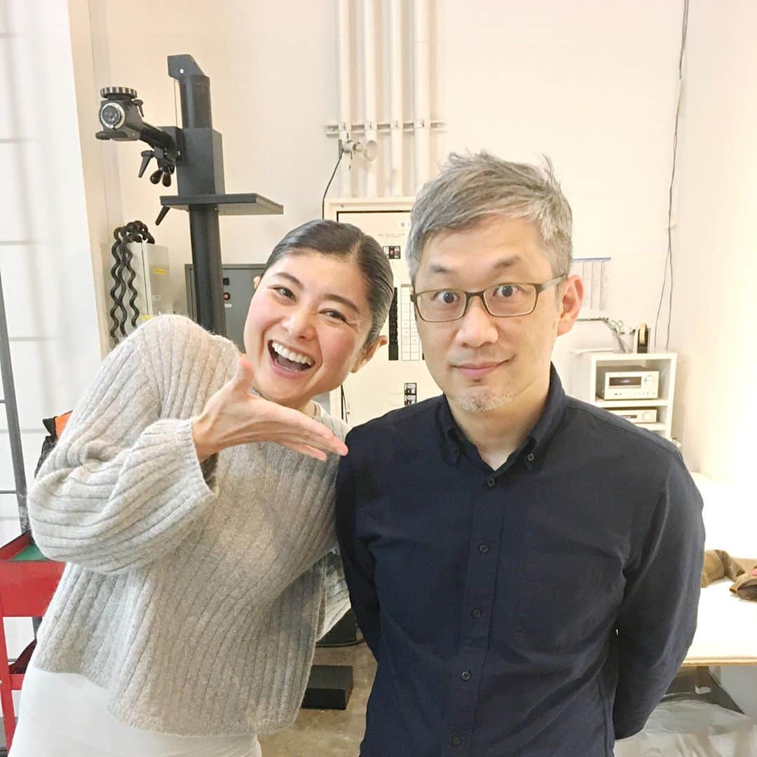 間々田佳子のインスタグラム：「今日は某雑誌の取材でした！ コアフェイストレーニングが やっとあの雑誌に…！ 10年の夢が叶った日  嬉しかった‼️   #間々田佳子　 #コアフェイストレーニング」