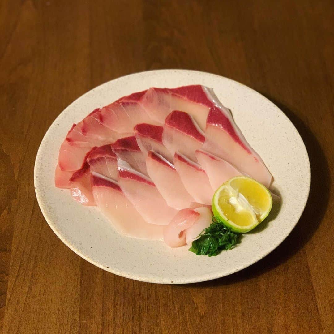 shin -SAKE instructor-さんのインスタグラム写真 - (shin -SAKE instructor-Instagram)「鰤しゃぶ食べたすぎるため。  #ぶりしゃぶ #鰤 #しゃぶしゃぶ #香味野菜 #金沢で食えんかった #リベンジ #そばの芽 #長葱 #水菜 #鍋料理」11月10日 23時14分 - shim_8k