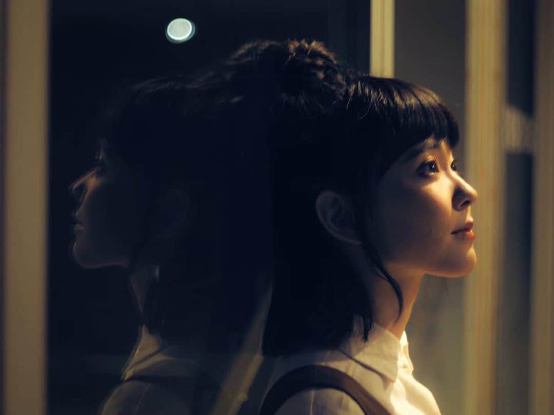 小向なるのインスタグラム：「🌕  📸 @_1119_a_  💄 @hmyuri90」