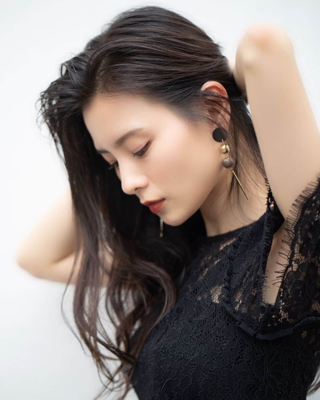 のインスタグラム：「(∵)﻿ ﻿ ﻿ 踊りながら帰る（35歳・独身・女性）﻿ ﻿ ﻿ ﻿ ﻿」