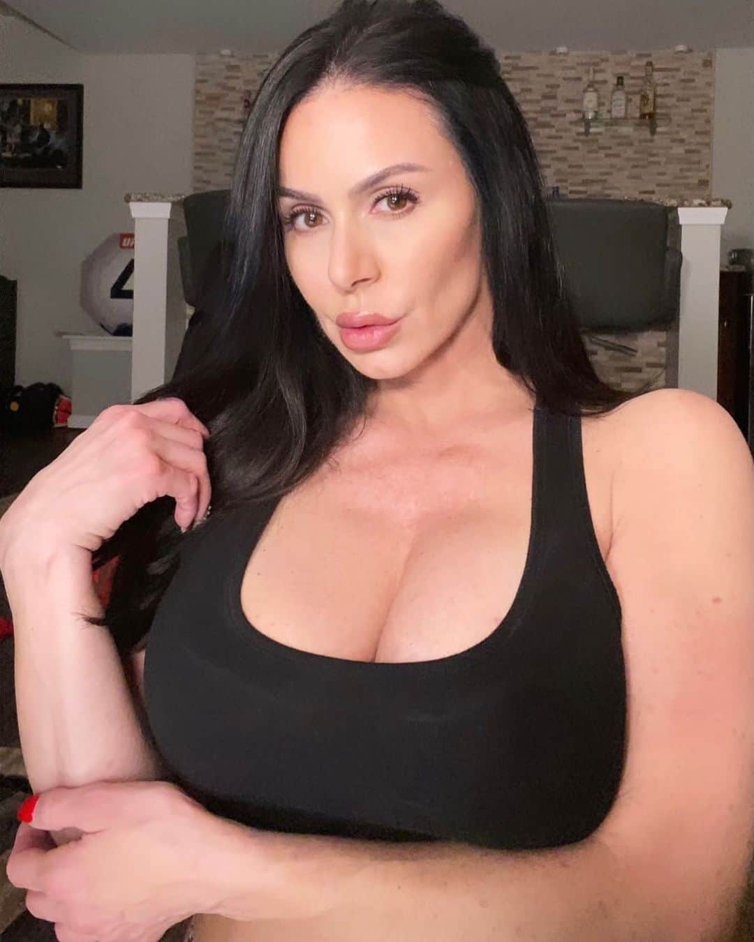 Kendra Lustさんのインスタグラム写真 - (Kendra LustInstagram)「#TuesdayVibes #lips 💋 #sexy  would you kiss me ?」11月10日 23時41分 - kendralust