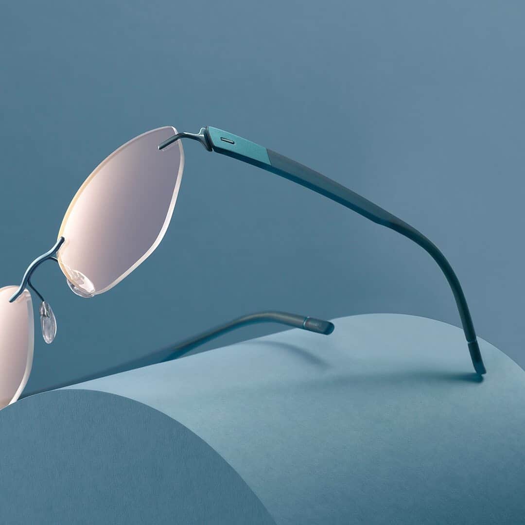 シルエットのインスタグラム：「Sivista's rimless frames are as adaptable and individual as you are. Which shape expresses your personality? Featuring: Sivista 5553⁠⠀ .⁠⠀ .⁠⠀ .⁠⠀ #silhouetteeyewear #tryitwearitloveit #eyeweardesign #luxuryeyewear #fashioneyewear #opticalframes」
