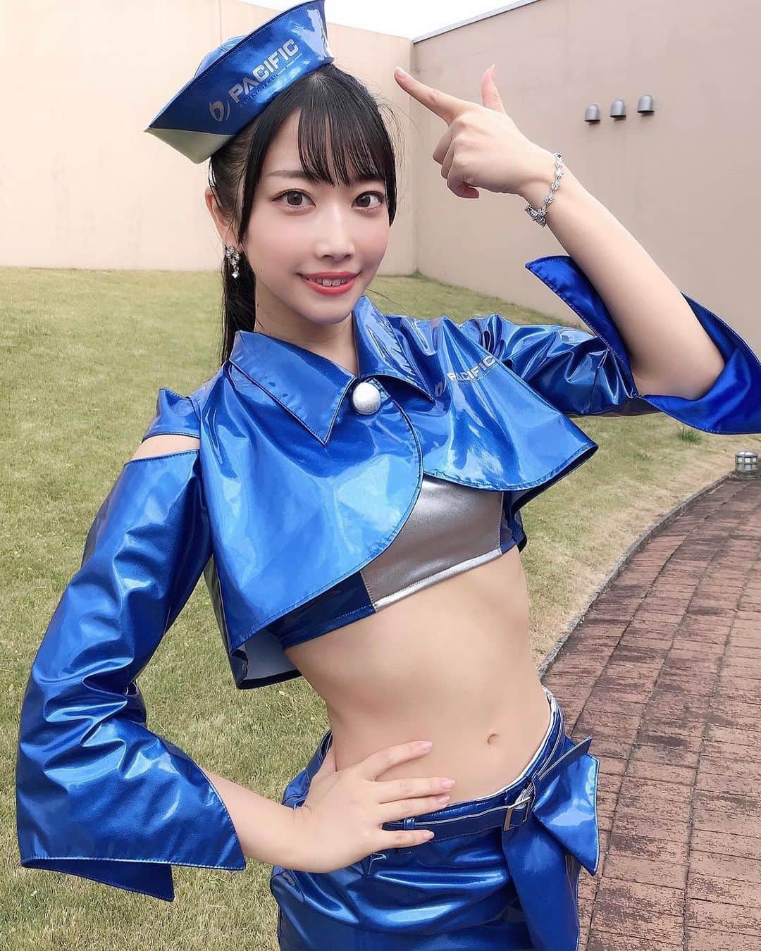 西井綾音のインスタグラム：「.  💙ご報告💙 . . Twitterでは告知済みですがインスタでも！ . . . 私、西井綾音は 2020 日本レースクイーン大賞新人賞にエントリーさせていただきます！  . . . 投票方法と12月までのスケジュールを4.5.6枚目にまとめました！✨ . .  投票サイトへのリンクはストーリーのハイライトから飛べます❣️ . . 絶対にグランプリを獲りたいです！ . . まずはファーストステージ突破！！！ 一緒に頑張りましょう！！ . . . 合言葉は #あったんしか勝たん💙　です💓 . . . . また、Pacfic Fairiesはコスチューム部門にもノミネートされています✨ . こちらもぜひ投票宜しくお願いします✨ . . . . . . . . . #西井綾音 #グラビア #pacificfairies  #ふともも #コスプレ #コスプレイヤー #インスタグラビア #撮影会モデル  #レースクイーン #くびれ #supergt  #cosplay  #cosplaygirl #cosplayer  #idol #animecosplay #kawaii #kawaiigirl  #japanesegirl #model #anime  #lfl #likeforfollow #l4l #角色扮演  #动漫 #코스프레 #性感」
