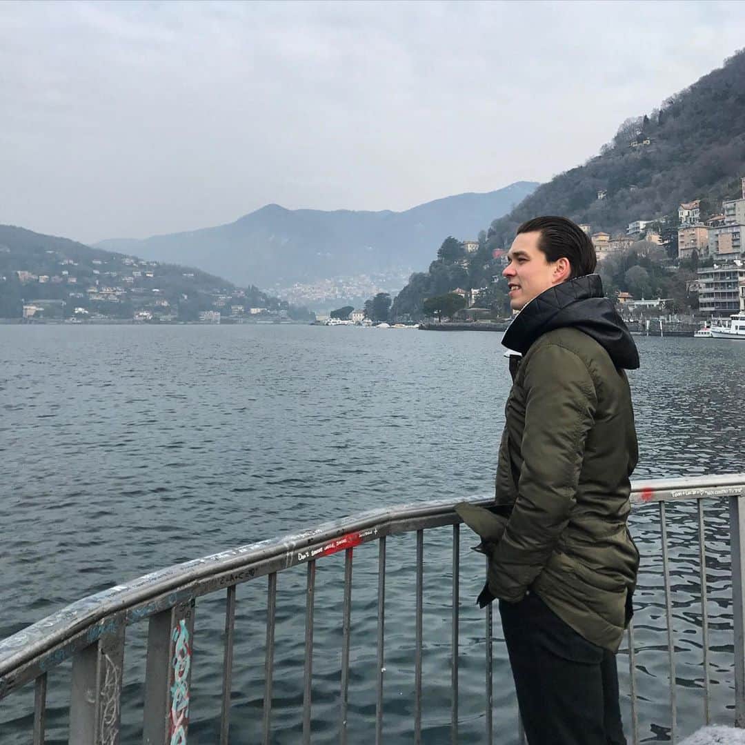 ミハル・チェシカのインスタグラム：「Is it 2021 already?」