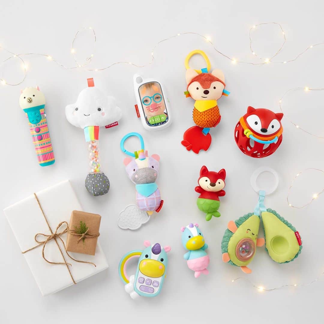Skip Hopさんのインスタグラム写真 - (Skip HopInstagram)「Stocking Stuffers Made Better! ✨The sweetest little surprises for your sweetest littles ❤️🧦  #stockingstuffers #holidaygifts #holidaysmadebetter #skiphop」11月11日 0時20分 - skiphop