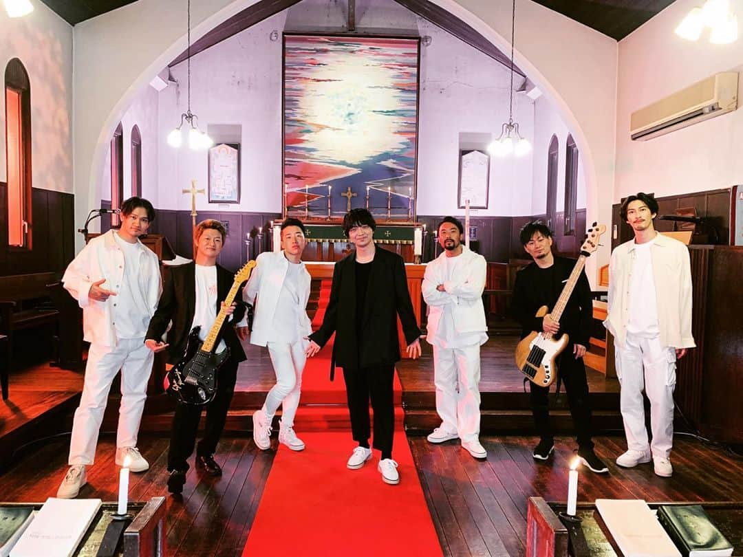 穴井隆文さんのインスタグラム写真 - (穴井隆文Instagram)「2日連続生放送ー！！﻿ CDTVライブライブ﻿ うたコン﻿ お疲れ様でした！！﻿ いい緊張感といい音楽で気持ちよかったー😆﻿ しょーさんとけんしさんの演奏と大知くんの歌声も最高すぎました🤩🔥﻿ ﻿ 21年越しってすごいなぁ 記念すべき場所で一緒にパフォーマンスできて光栄でした🙏﻿ ﻿ #三浦大知﻿ #antelope」11月11日 0時20分 - taabow919