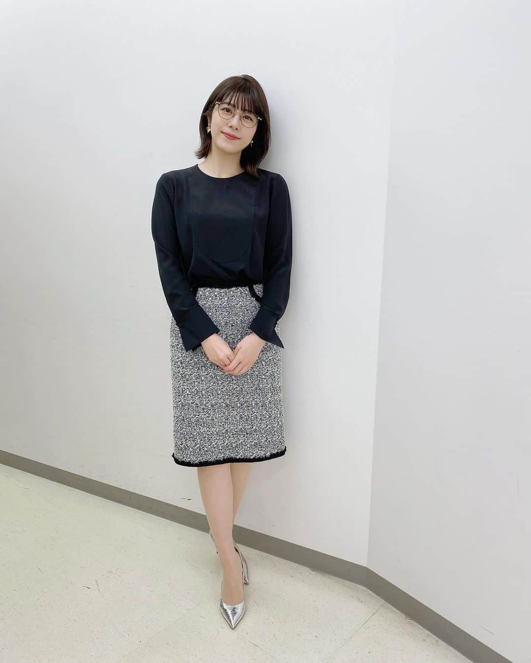 森山るりのインスタグラム：「. 事前に投稿し忘れてました😭 . ニュース女子ありがとうございました！ YouTubeやニコニコ動画などで アーカイブで観ていただけます☺️ . @lanvincollection @dianashoespress  #lanvincollection」