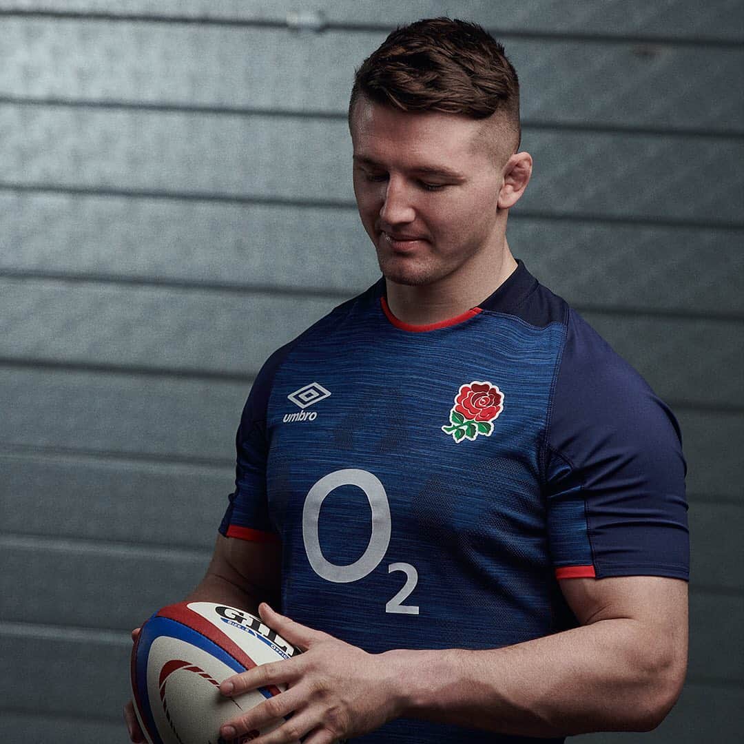 UMBROさんのインスタグラム写真 - (UMBROInstagram)「Our Game is coming home 🏟 🌹🏉.  The @englandrugby Alternate kit makes its debut this weekend in the #quilterinternationals.  #umbro #umbrorugby #rfu #rugby #englandrugby」11月11日 0時39分 - umbro
