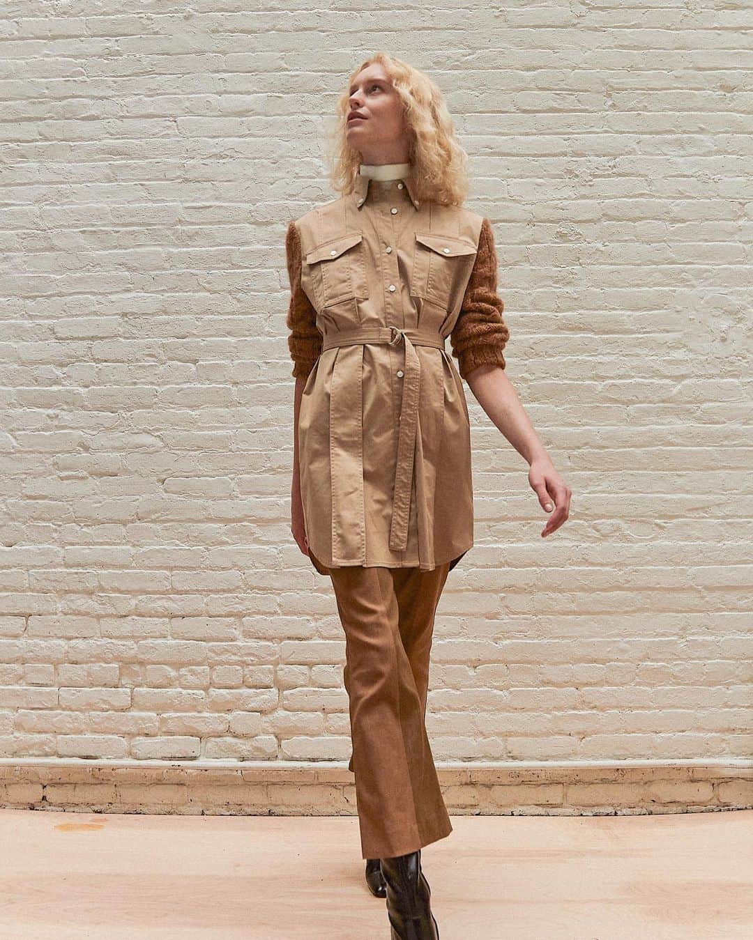デレクラムのインスタグラム：「Anything but ordinary in our Vivian Mixed Media Shirt Dress and Nellie Cropped Flare Pants.」