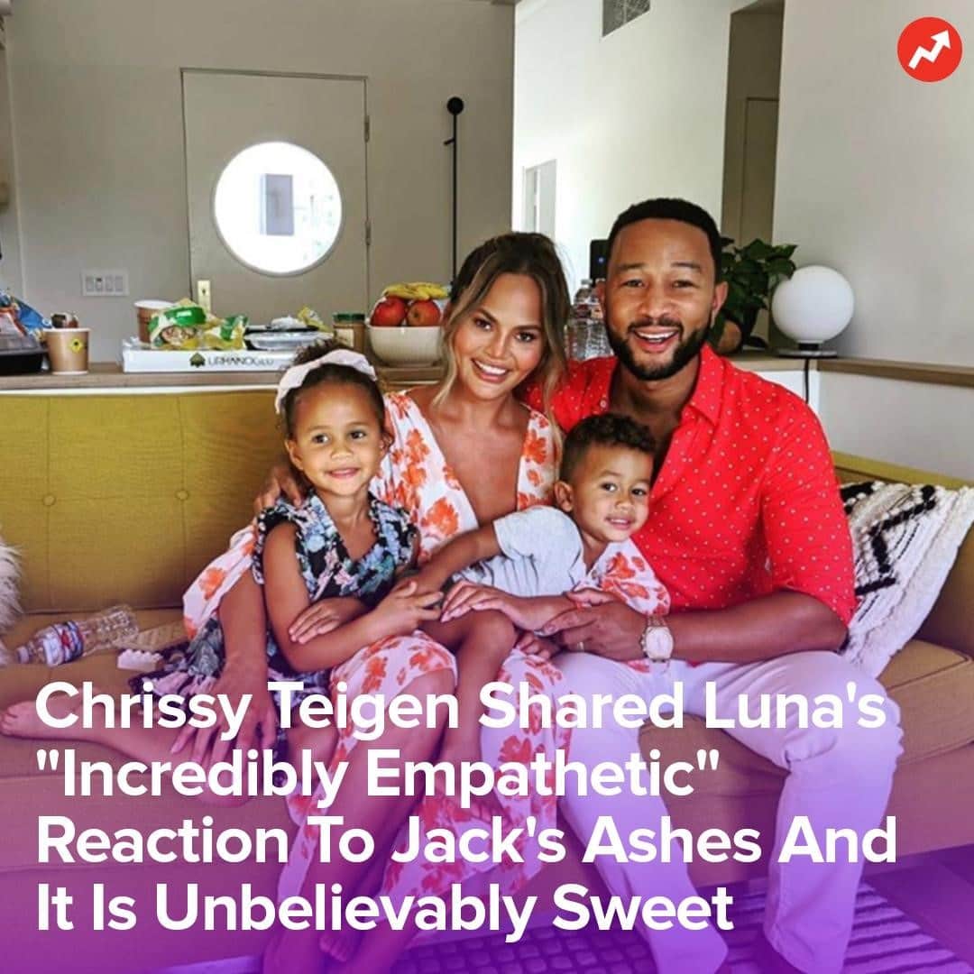 BuzzFeedさんのインスタグラム写真 - (BuzzFeedInstagram)「Chrissy Teigen and John Legend's daughter Luna is only four years old, but already has the empathy of an adult. Yesterday Chrissy gave a glimpse of her "incredibly empathetic little mini" when she shared Luna reacting to the ashes of baby Jack. Read the full story in the link in bio 👆」11月11日 1時30分 - buzzfeed