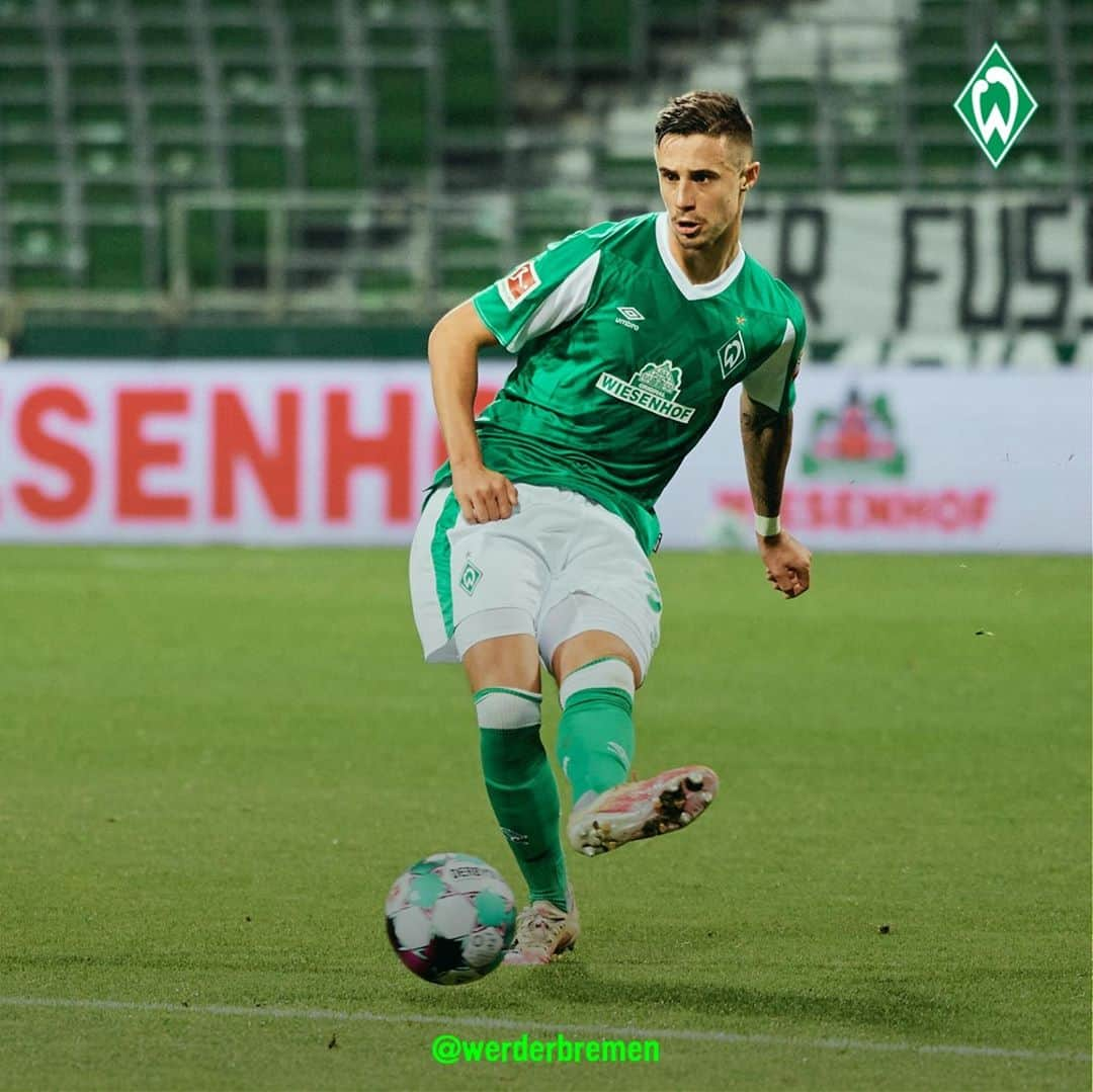 ヴェルダー・ブレーメンさんのインスタグラム写真 - (ヴェルダー・ブレーメンInstagram)「Emsig @marcofriedl_32!📐🔨🔧 _______ #werder #bremen #svw #friedl #pass #auge」11月11日 0時55分 - werderbremen