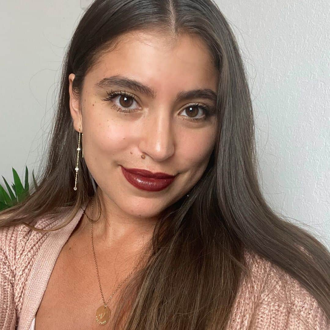 Motives Cosmeticsさんのインスタグラム写真 - (Motives CosmeticsInstagram)「Neutral, classic or BOLD lip? 💄 ⚡️  SWIPE to see the 3 fab lip looks demoed last night by @jackiegomezbeauty at @lorenridinger’s VIP Beauty Lounge. Deets below 👀  ▫️ ‘Neutral’ Lip Crayon + ‘Bashful’ Lip Glaze ▫️’Retro’ Lip Crayon + ’Give Me Lip’ Liquid Lip Stick  ▫️‘Mocha’ Lip Crayon + ‘Dresscode’ Cream Lip Stick  Never miss another fun Monday night! Next week we have HUGE news that you won’t want to miss. Visit our site to register 💋 (link in bio.)」11月11日 1時08分 - motivescosmetics