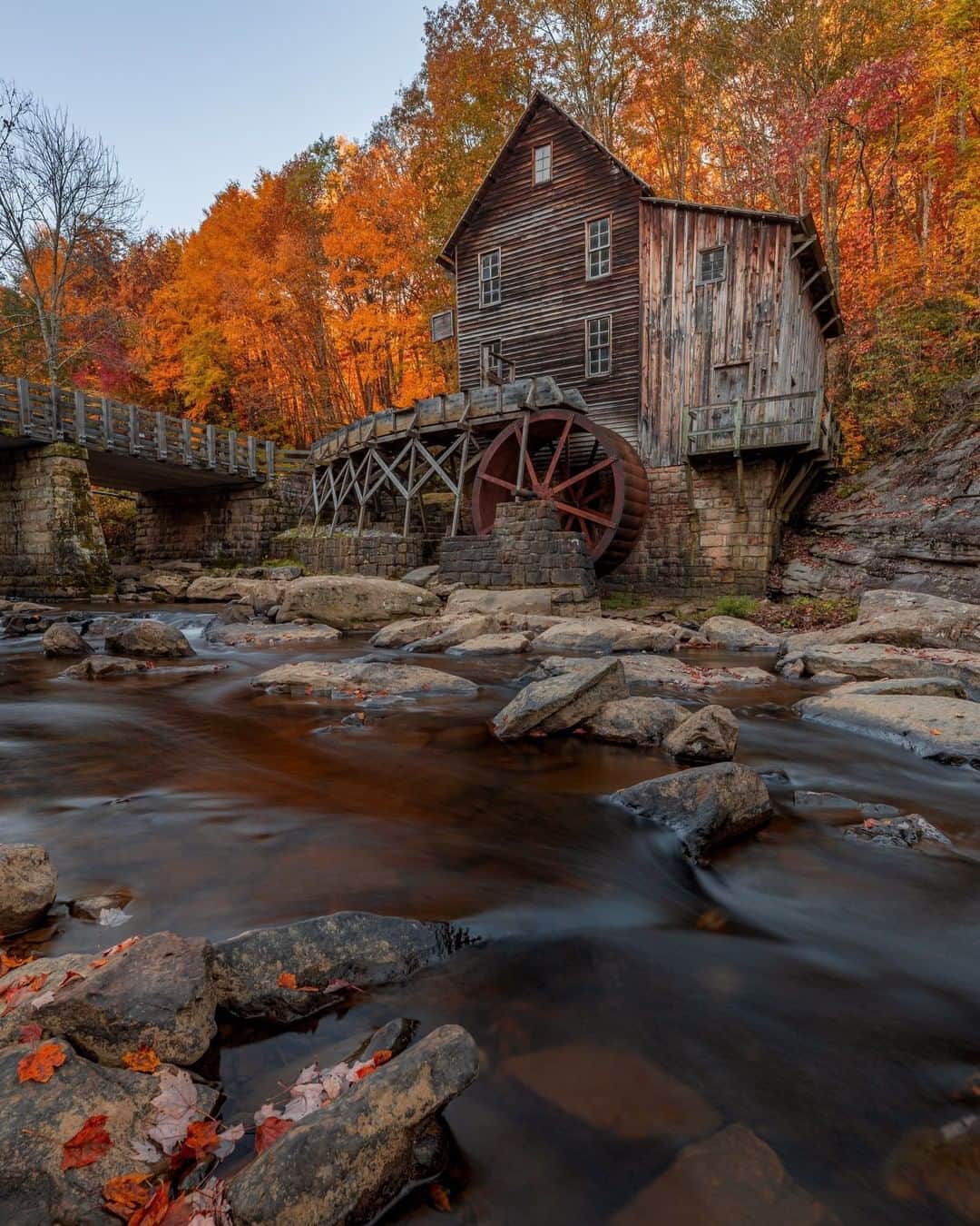 Sigma Corp Of America（シグマ）さんのインスタグラム写真 - (Sigma Corp Of America（シグマ）Instagram)「Nothing like an old wooden mill in autumn to give you the warm fuzzies and make you crave a slice of apple pie...  Our friend Mike Carroll @jerseyportraits grabbed this shot at the Glade Creek Grist Mill in West Virginia with our SIGMA 14-24mm F2.8 DG HSM  Art lens mounted to a Canon EOS R6 with an EF-RF adapter.  In this shot, he used an 8 second exposure and an ND filter to smooth out the rushing water of the creek in the foreground.  This particular lens is available for Canon EF and Nikon F, and our DG DN version is available for Sony E-mount and L-mount systems.  #SIGMA #sigmaphoto #sigma1424mmart #sigma1424 #sigma1424f28art #wideangle #wideanglelens #wideanglephotography #longexposure #autumn #fall #foliage #westvirginia #gladecreek #gladecreekgristmill」11月11日 1時12分 - sigmaphoto