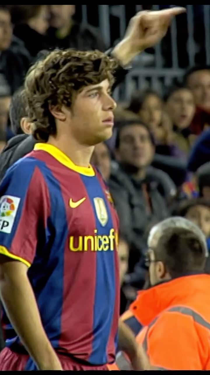 セルジ・ロベルトのインスタグラム：「🔙 10 years ago I did my @fcbarcelona debut ! A lot of good moments has happened since then! Força Barça 🔴🔵」