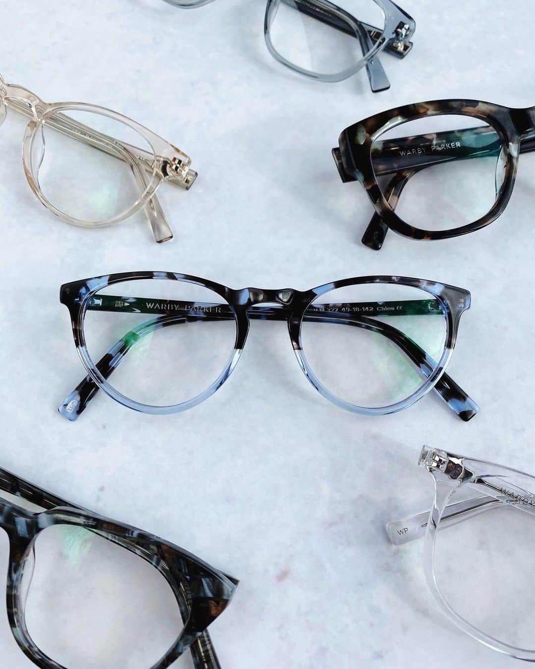 のインスタグラム：「Our Winter 2020 collection has arrived! ❄️ Take a look at our brand-new shapes in icy crystals and bold tortoises in our Story 👓⬆️ (From top to bottom: Felix in Pacific Crystal in 🆕 Low Bridge Fit, Leila in Grapefruit Soda, Tatum in Smoky Pearl Tortoise, Marion in Icecap Tortoise Fade, Chelsea in Striped Marble, and Carlton in Crystal.)」