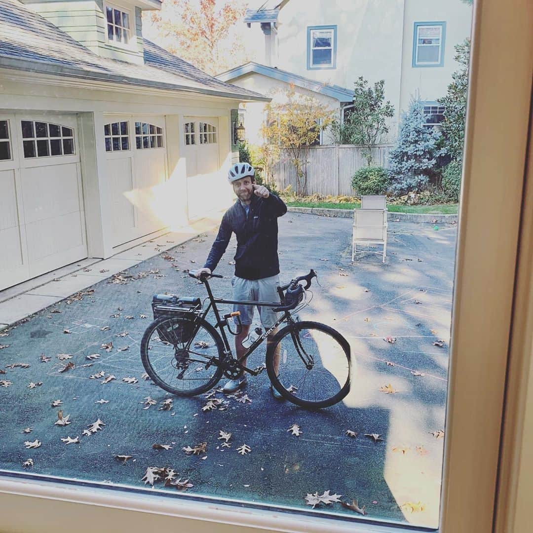 クリステン・コノリーのインスタグラム：「fall guy 😍🍂」