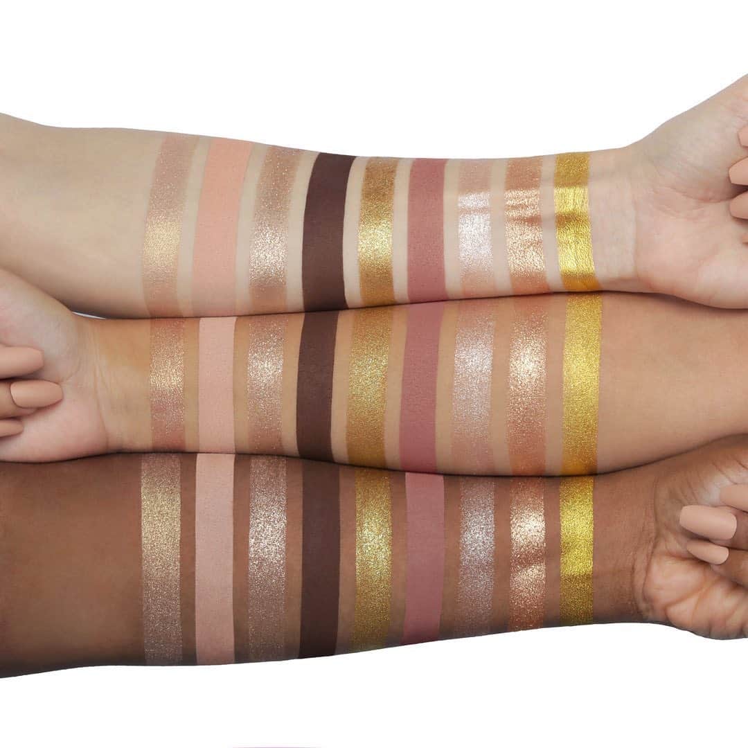 Huda Kattanさんのインスタグラム写真 - (Huda KattanInstagram)「GOLD PALETTE IS HERE! Which shade is your fav? Exclusive to @cultbeauty」11月11日 2時04分 - hudabeauty