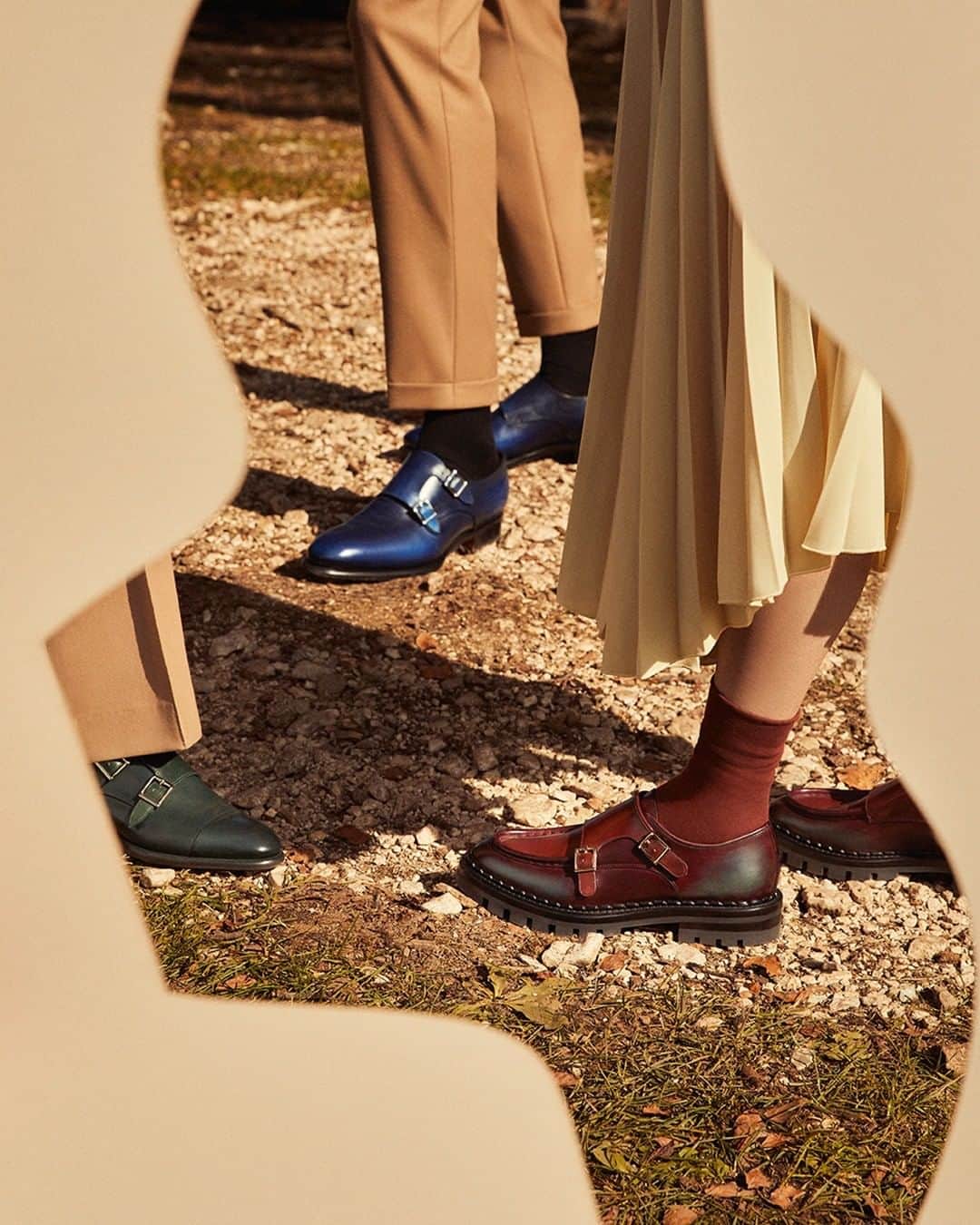 サントーニのインスタグラム：「Step into the woodland where you'll find greens, blues, burgundys and browns for an earthy colour palette for this Fall-Winter.  Set design: @stilema_studio   #Santoni #SantoniFW20 #MadeinSantoni」