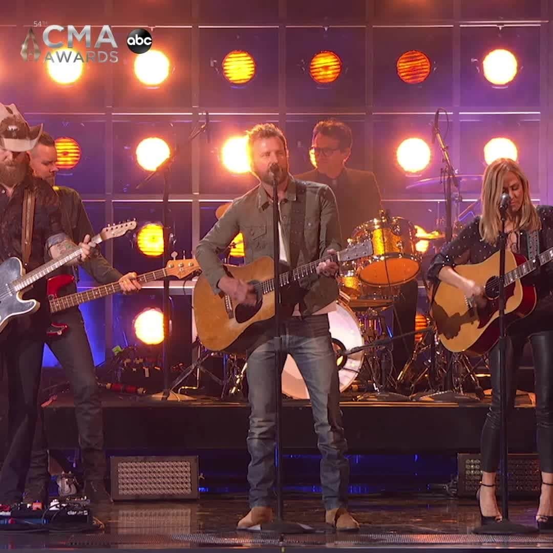 アメリカン・ブロードキャスティング・カンパニーのインスタグラム：「Watch the #CMAawards LIVE TOMORROW at 8|7c on ABC to see our new hosting duo, legendary collabs & so much more! 🎵🏆」
