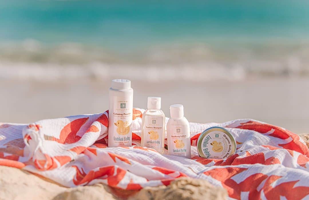 Lanikai Bath and Bodyさんのインスタグラム写真 - (Lanikai Bath and BodyInstagram)「Ah! The life of little ones in Hawaii. Our sun-kissed little beauties need special care & our Lanikai Baby line is as gentle as can be. Mamas to be- you’ll find our Tummy Butter keeps your baby bump feeling soft & smooth thanks to natural botanicals, cocoa, mango and shea butter. Our mini gift set is perfect for someone who is hapai (pregnant) or a keiki (child) whom you adore.」11月11日 2時01分 - lanikaibathandbody