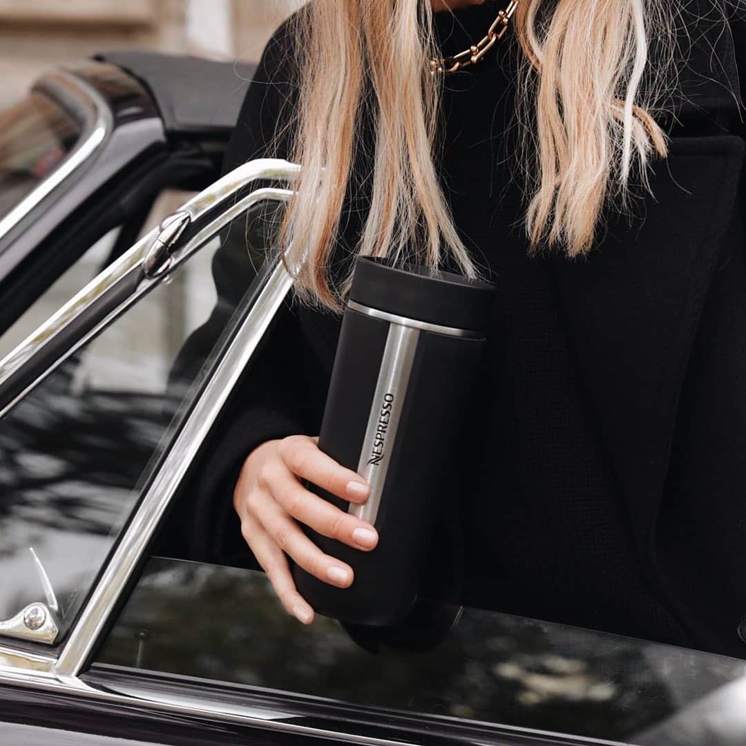Nespressoさんのインスタグラム写真 - (NespressoInstagram)「Who says you can't elevate your coffee moments when you're on-the-go? Here's to escaping in style with the Nespresso Nomad Travel Mug.  📸: @mija_mija  #Nespresso #Nespressomoments #Vertuo」11月11日 2時01分 - nespresso