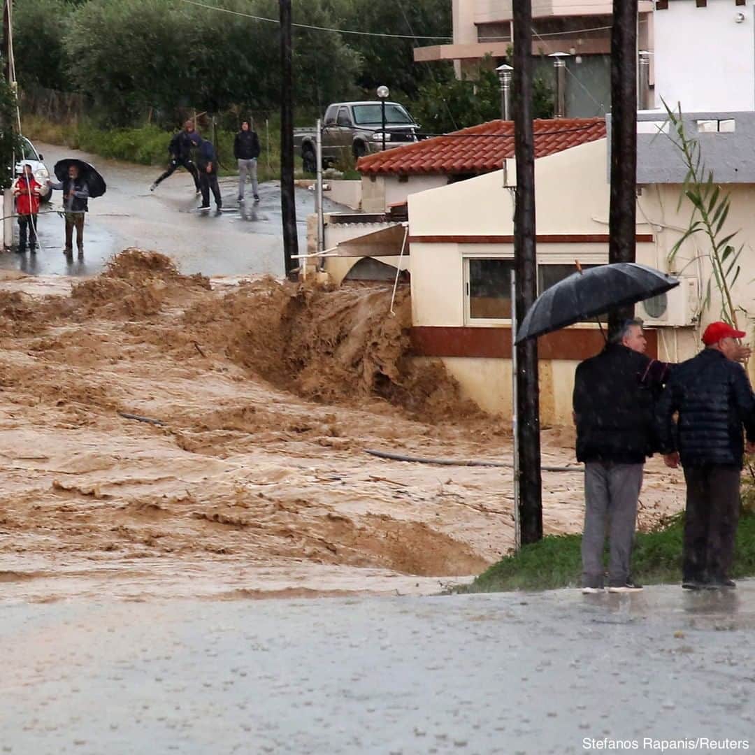ABC Newsさんのインスタグラム写真 - (ABC NewsInstagram)「Residents stood in flooded roads and shoveled debris in the village of Gournes after heavy rainfall on the island of Crete in Greece.」11月11日 2時39分 - abcnews