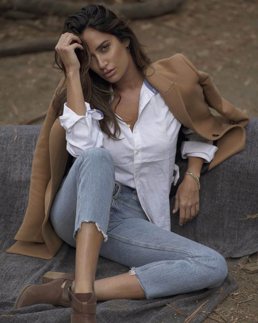 ドナ・フェルドマンのインスタグラム：「Thinking If I want oatmeal or eggs this morning . .  @strawhat_productions #fashion #lifestyle @zara @vionicshoes @elevenaustralia_usa @agolde」