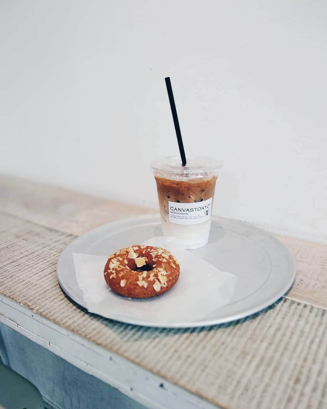 kei_pqのインスタグラム：「☕🍩  #vsco #vscocam #coffeeshop #coffeebreak #canvastokyo #広尾カフェ」