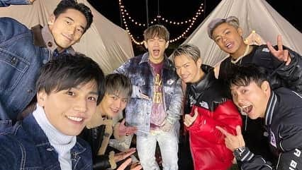 山下健二郎さんのインスタグラム写真 - (山下健二郎Instagram)「10周年ライブありがとうございました！ 本当にこのメンバーでよかったって心から思います。 また今日から✌️✨✨✨✨ #三代目jsoulbrothers  #10周年 #ナオキさん #胴上げ #重くて辛い #誕生日おめでとう」11月11日 12時33分 - 3jsb_kenjiro_official