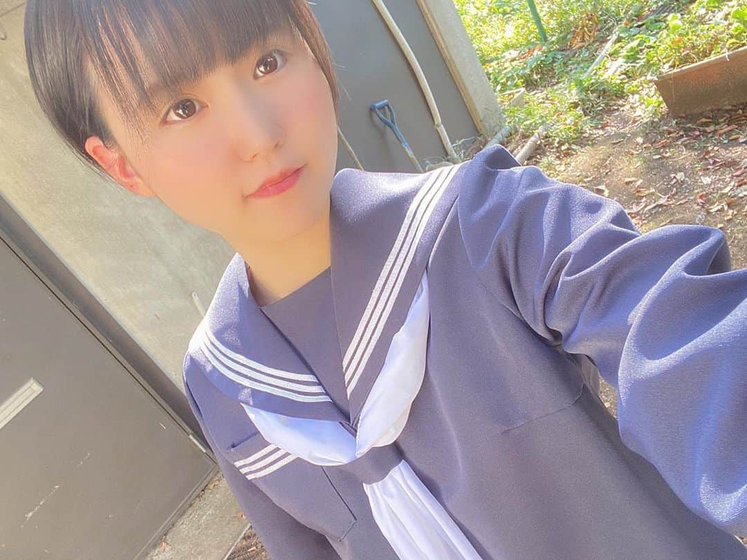 水沢つぐみのインスタグラム：「外で自撮りしてたら変な虫とんできた👶  #バンビプロモーション #AV女優」