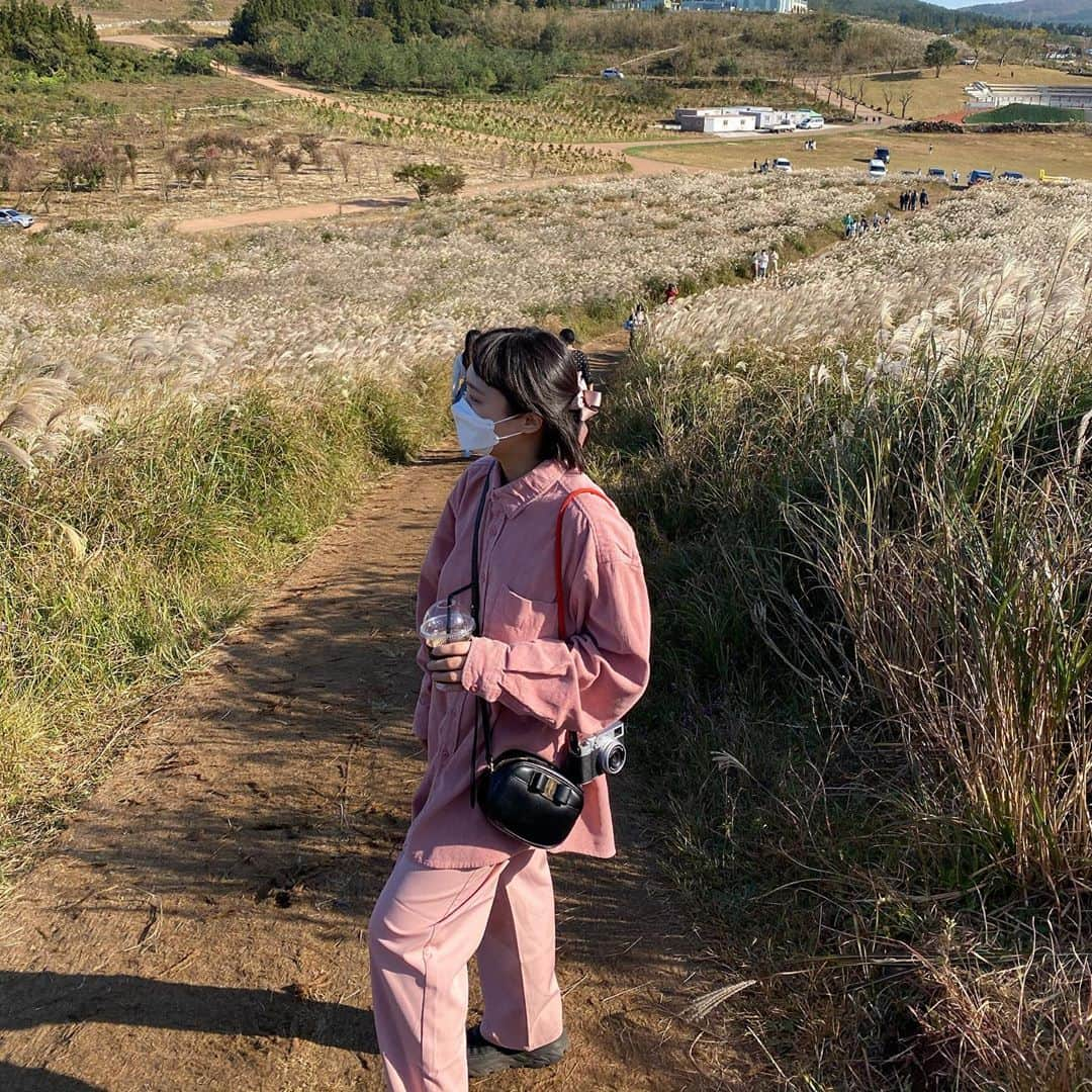 などちゃん（이선형／イソンヒョン）さんのインスタグラム写真 - (などちゃん（이선형／イソンヒョン）Instagram)「깔맞춤을 사랑하는 편🎀💖👚👛🐙🌸」11月11日 13時00分 - nado_odo