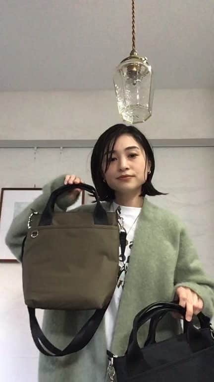 上村若菜のインスタグラム：「Liveご覧いただきありがとうございました❣️  アーカイブも残しておくのでぜひ✨ 画像粗くてすみません🙇‍♂️  500mlのペットボトルも入りました🙆‍♀️ スナップボタン🙅‍♂️→正しくはマグネットホック🙆‍♀️ . #greish #グレイッシュ #commonsac #コモンサック」