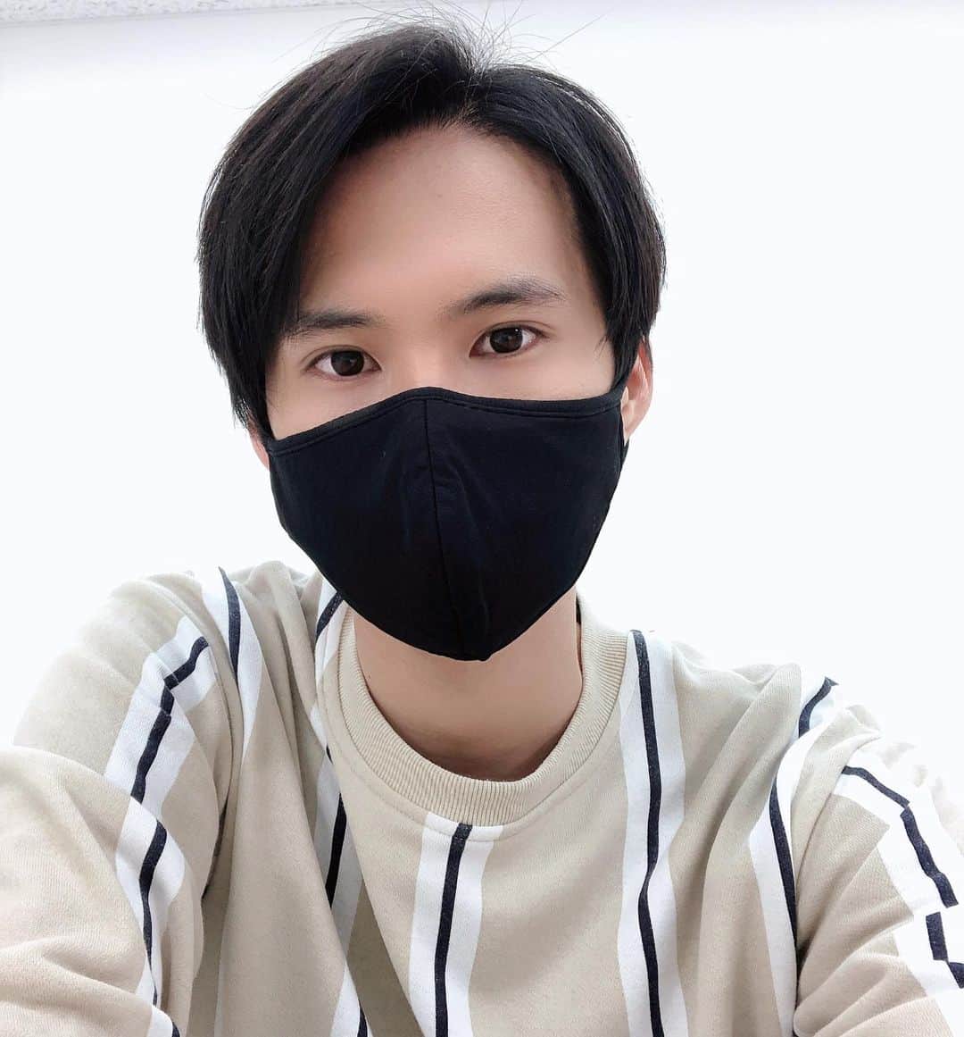前田康士朗のインスタグラム：「さむっ . . . #撮影  #資生堂  #被写体  #モデル  #俳優  #instagood」