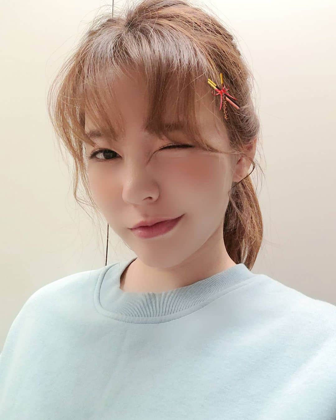 サニー のインスタグラム：「해피 빼빼로데이~ & 가래떡데이!!!!! 쑥가래떡 구워서 꿀 찍어 먹을꼬얌 꺄륵!!」
