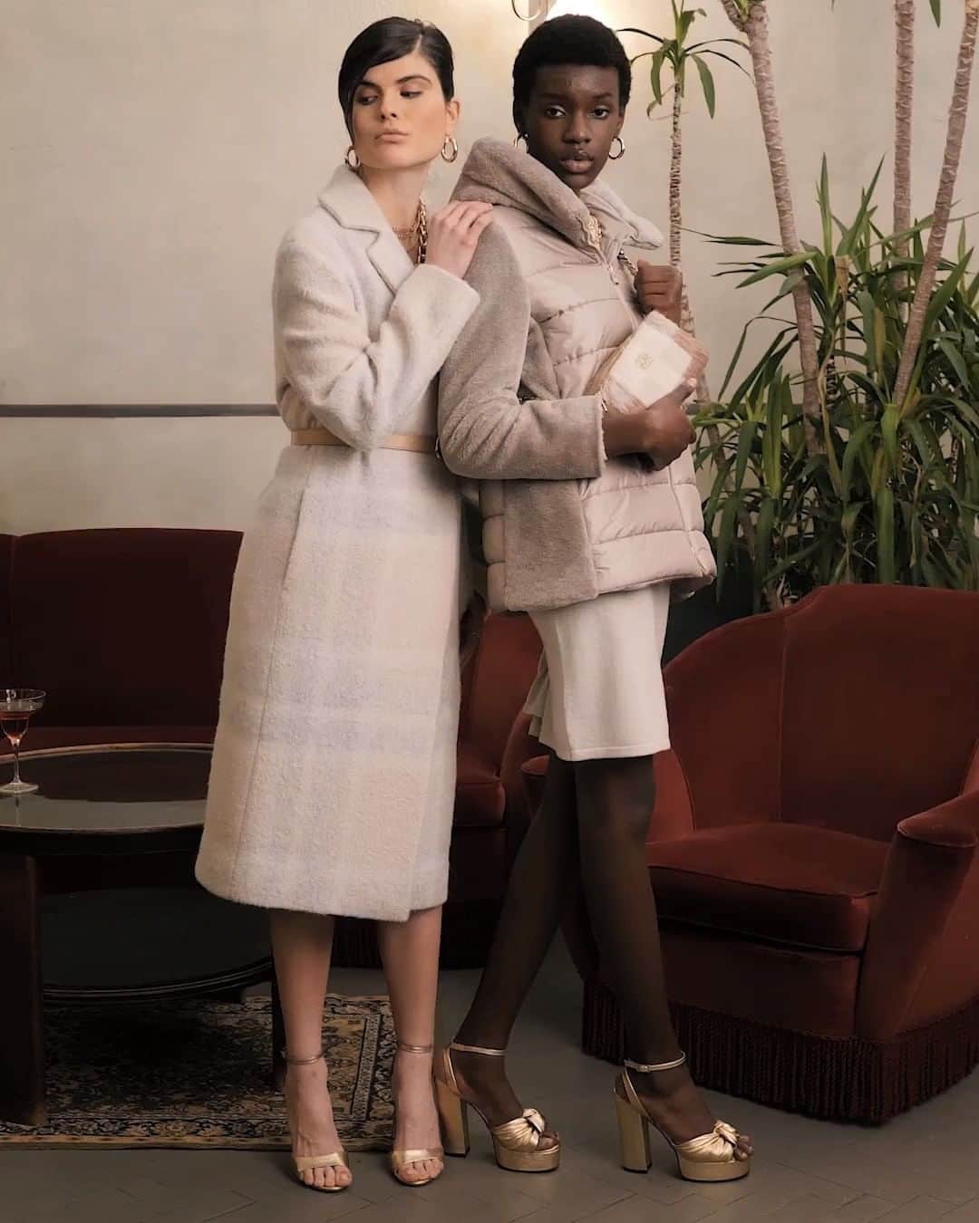 シンツィアロッカのインスタグラム：「Sophisticated and timeless - #CinziaRoccaCoats redefine traditional tailoring elements without compromising on style, quality, and elegance.」