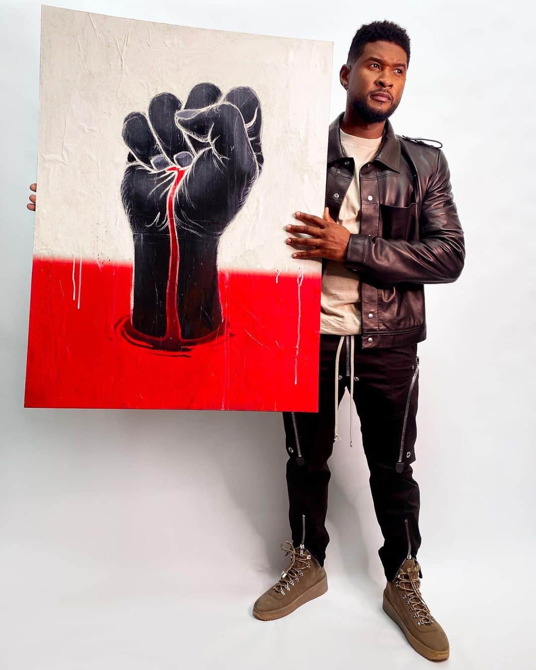 アッシャーのインスタグラム：「I am proud to have teamed up with @jamesjeanart for the #ShowmetheSigns exhibition and benefit auction, with 100% of the proceeds going to the @aapolicyforum #SayHerName campaign. Bidding on my protest sign by @jamesjeanart opens today at @artfizz. Link in bio.」