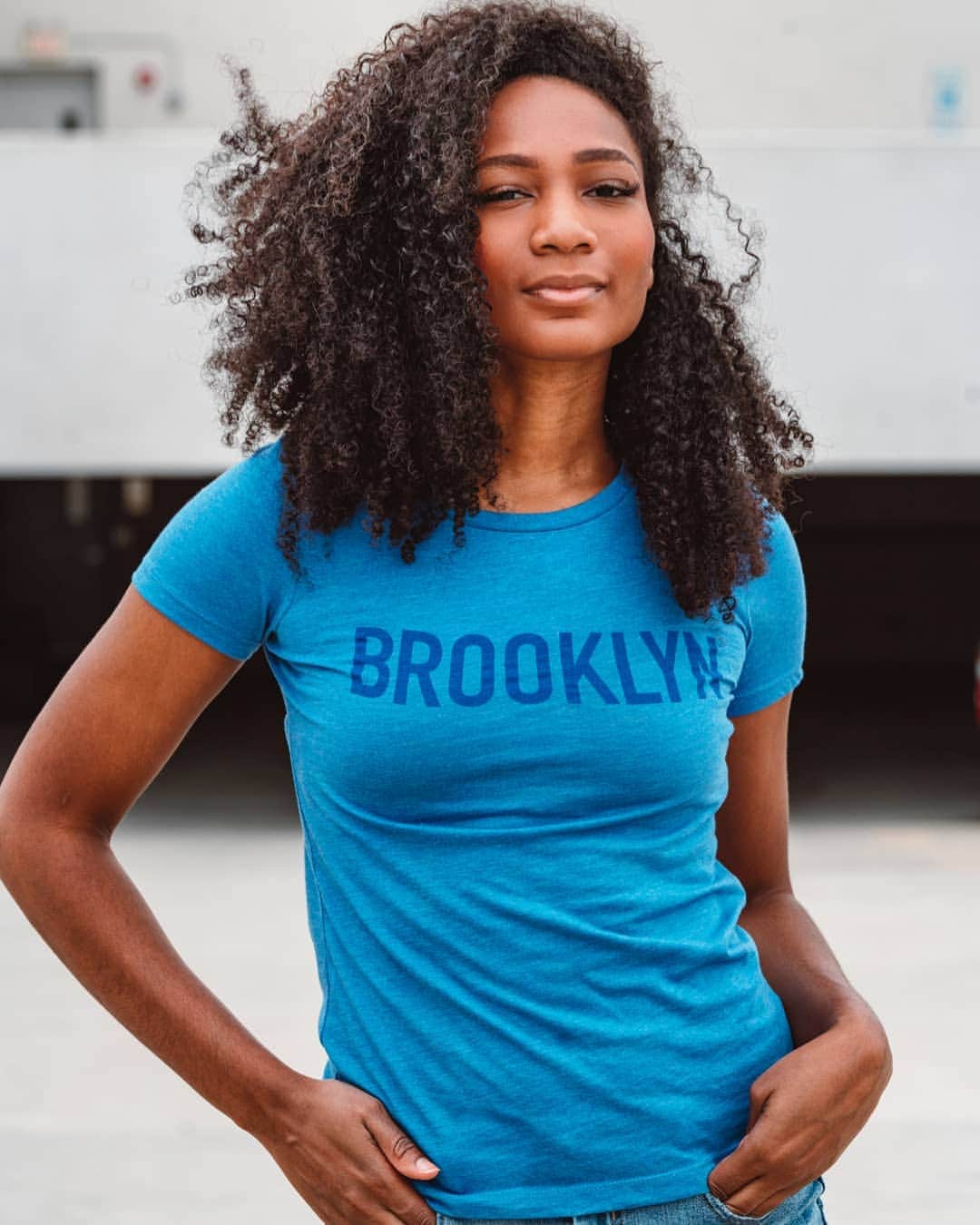 ブルックリンインダストリーズのインスタグラム：「T-Shirt Tuesday.  Ari in BK Type.  #brooklynindustries #liveworkcreate」