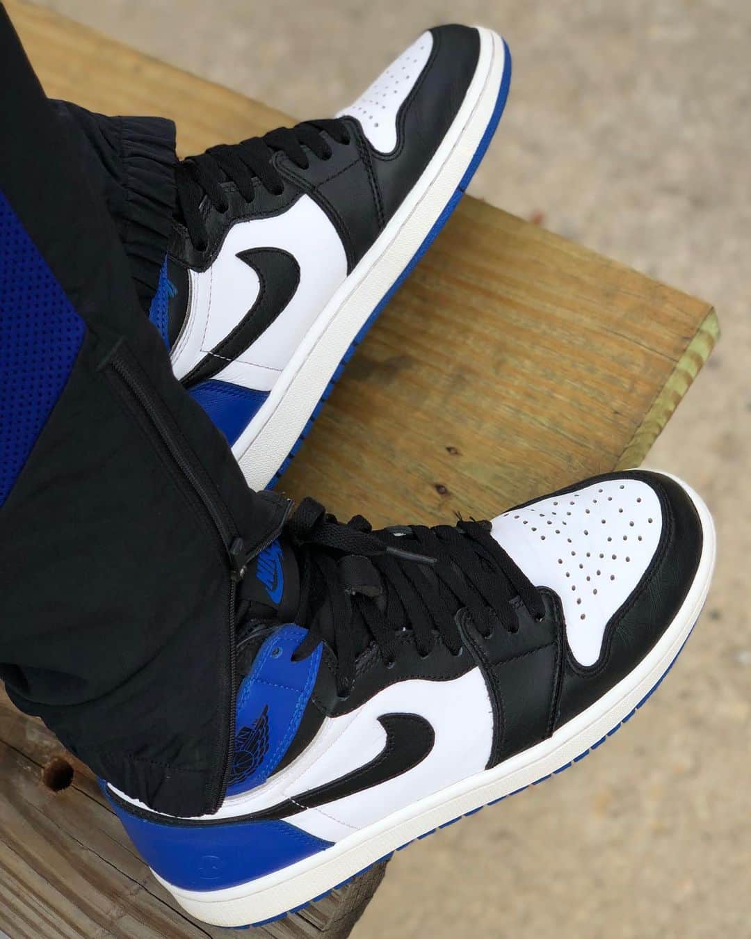 Mr. Tyさんのインスタグラム写真 - (Mr. TyInstagram)「#todayskicks Air Jordan 1 Fragment. Easily the most worn and most comfortable AJ1 I own. This pair has been around the world, walked countless miles, survived thunderstorms/snowstorms, and somehow they’ve managed to stay nice and white. Whatever leather this is- we need more of it!  #complexkicks #jordandepot #fragment1 #jordansdaily #airjordan1 #airjordan #aj1 #jumpman #jordan1 #jordan1club #ijustlikeshoes #wdywt #soletoday #ファッション #コーディネート#theshoegame #complexkicks #jordandepot #jordansdaily #nikeair」11月11日 5時00分 - regularolty