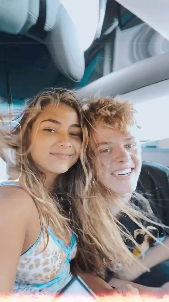Bryant Eslavaのインスタグラム：「/ MY EDITING APP @everbloom 🌸 • USE “bahamas” on your camera roll videos/photos 👀」